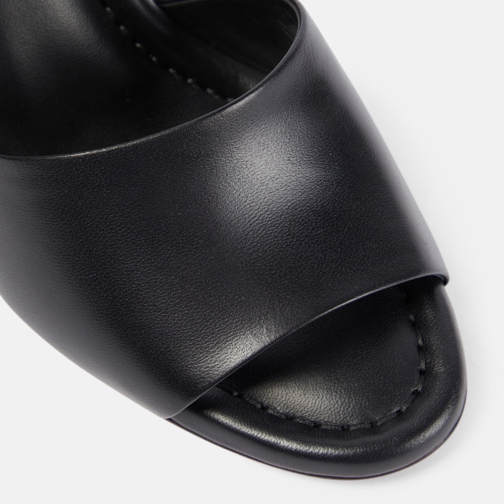 New CHRISTIAN LOUBOUTIN Jane leather mules 39.5 $885 - Picture 4 of 16